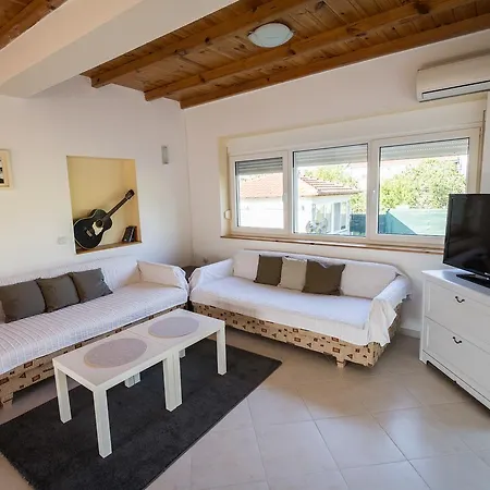 Village House * גבגלייה