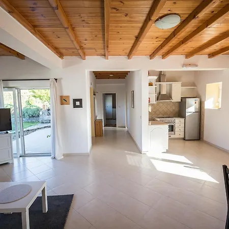 Village House בית כפרי